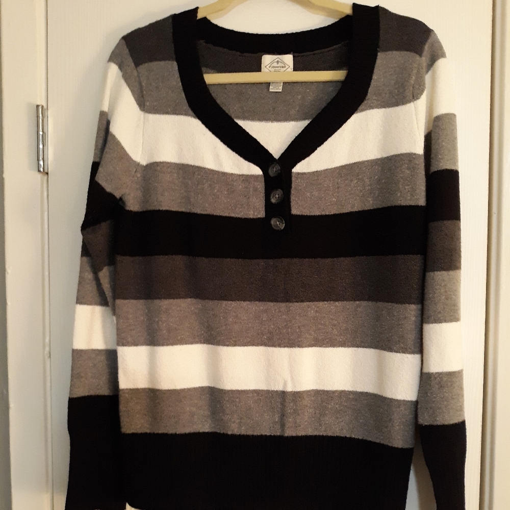 ST JOHN'S BAY SWEATER EUC - Picture 1 of 5